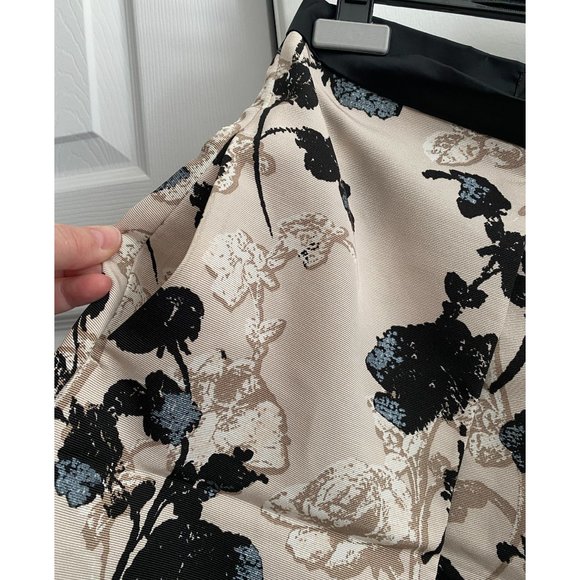 Weekend Max Mara Floral Skirt, size Small - Picture 3 of 7